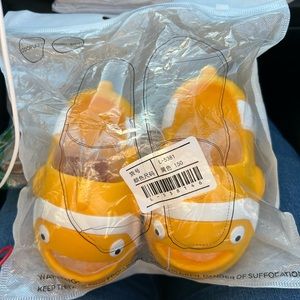 Jerzmy Kid👦🏻👧🏻Cute🥰Clown Fish🐠Cloud Non-Slip Beach🏖️Shoes🩴 Sz 7.5/8.5